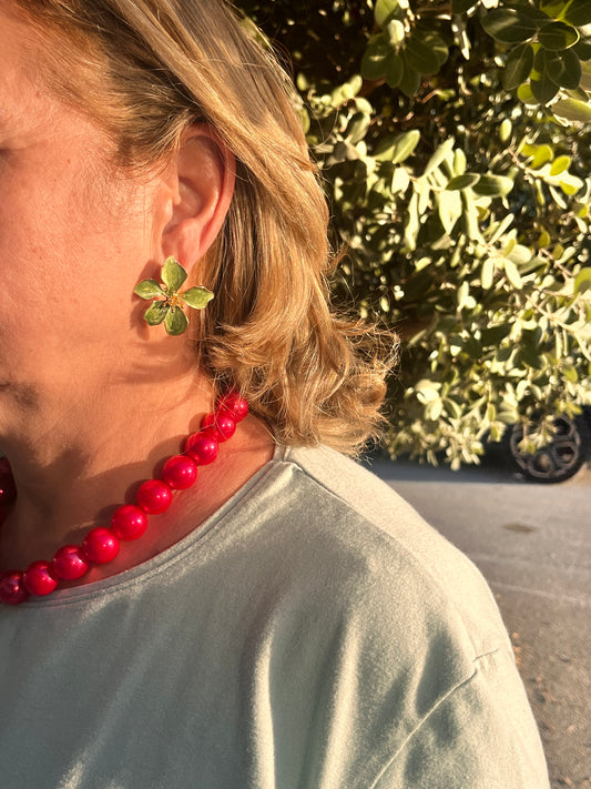 Brincos Flor de Hisbisco em resina